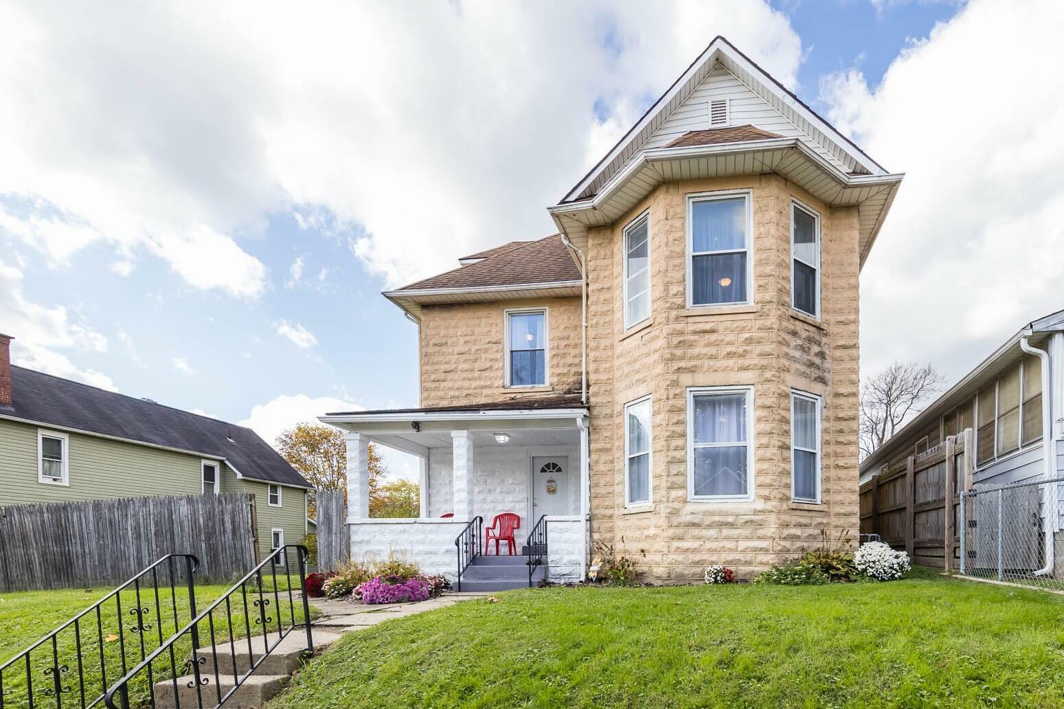 Property Photo: 219 N Gay Street OH 43055