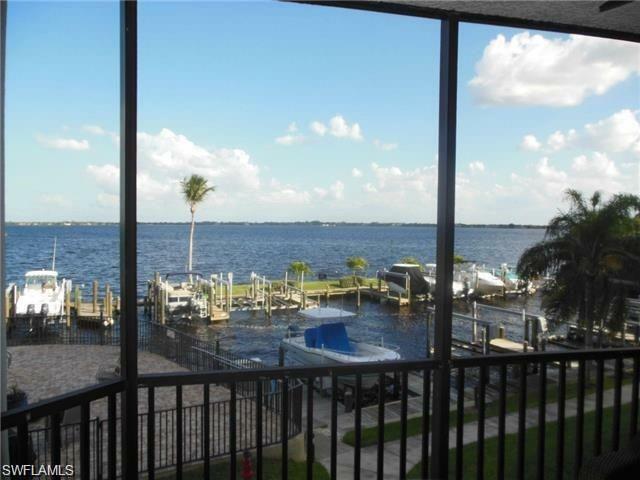 Property Photo: 4029 SE 20th Place 101 FL 33904