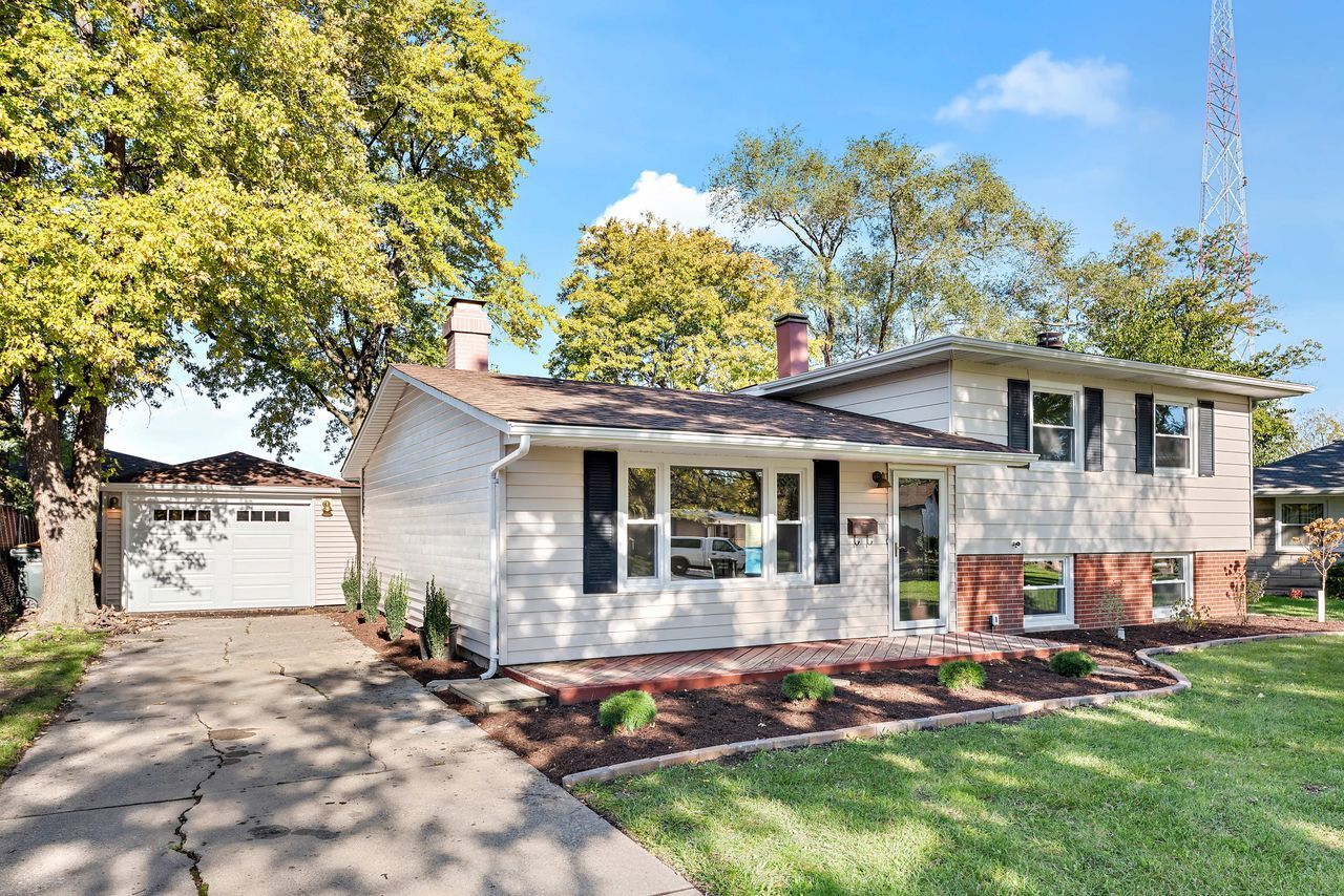 Property Photo:  17527 Maple Drive  IL 60438 