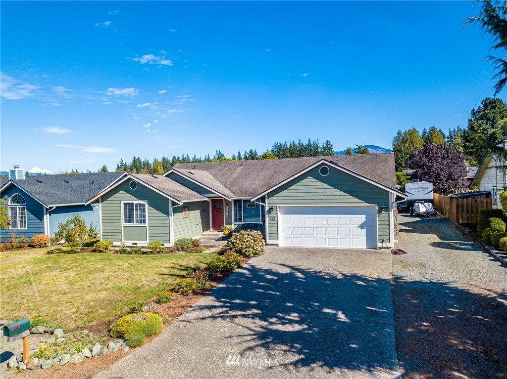 Property Photo:  222 S 29th Place  WA 98274 