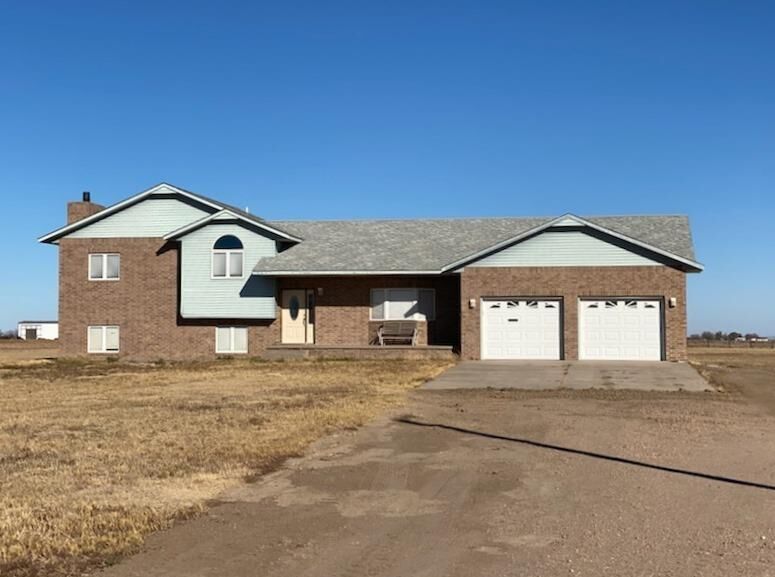 Property Photo: 1455 Northshore Circle KS 67846