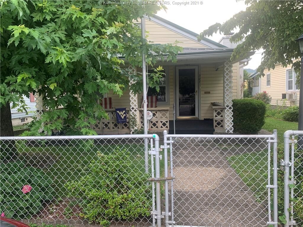 Property Photo: 307 30th Street W WV 25387