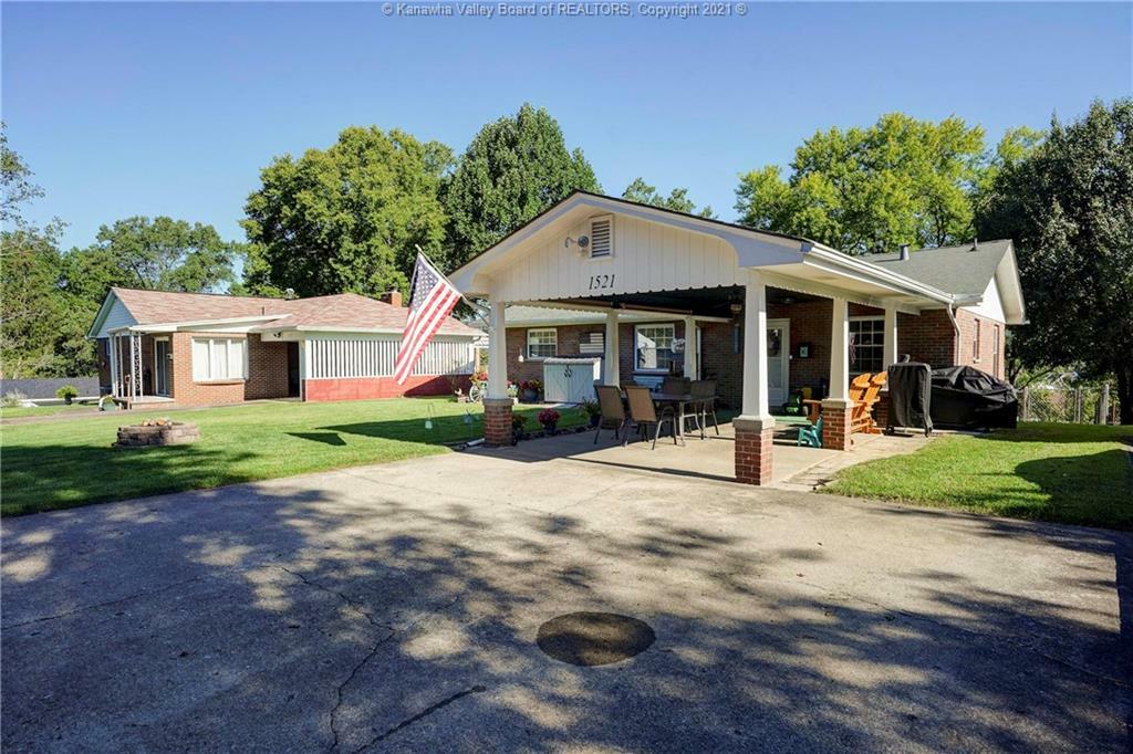 Property Photo: 1521 Kanawha Terrace WV 25177