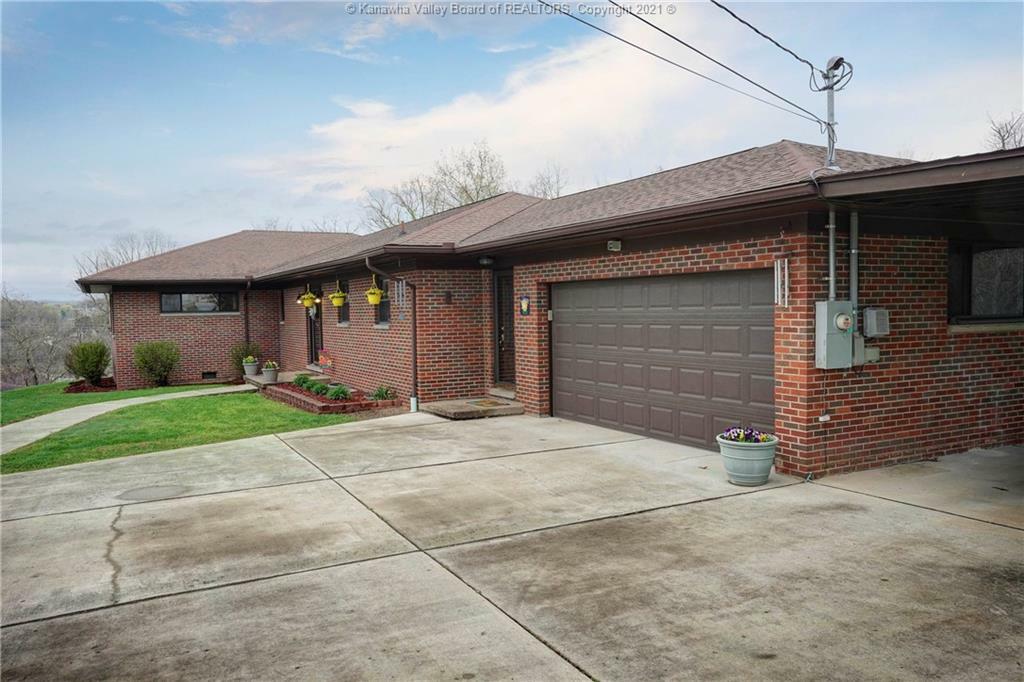 Property Photo: 948 Jarrell Drive WV 25312
