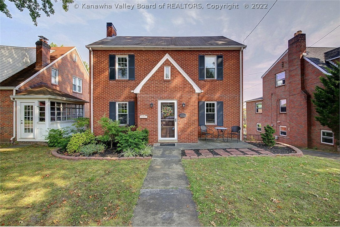 Property Photo: 519 Highland Avenue WV 25303