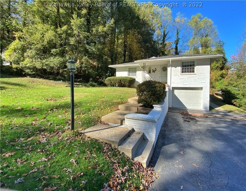 Property Photo:  8 Terrace Road  WV 25314 