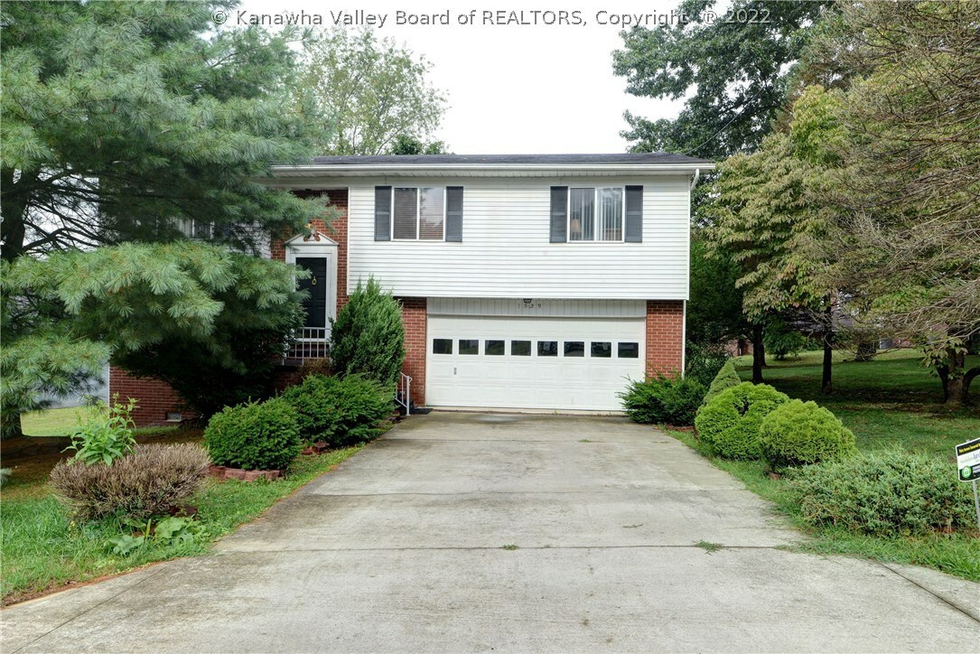 Property Photo: 1539 Pinewood Park WV 25064