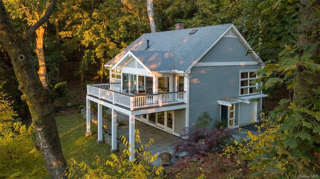 Property Photo:  37 Colonial Avenue  NY 10522 