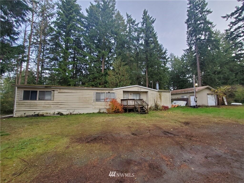 Property Photo:  5013 80th Street E  WA 98443 