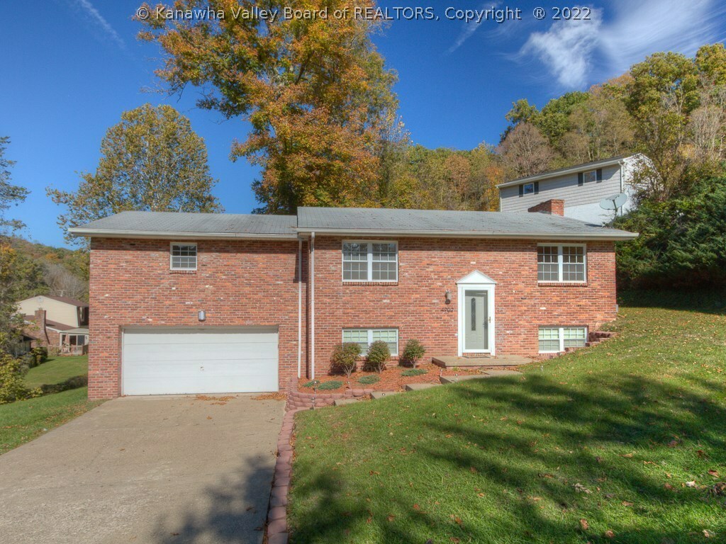 Property Photo: 4902 Dempsey Drive WV 25313