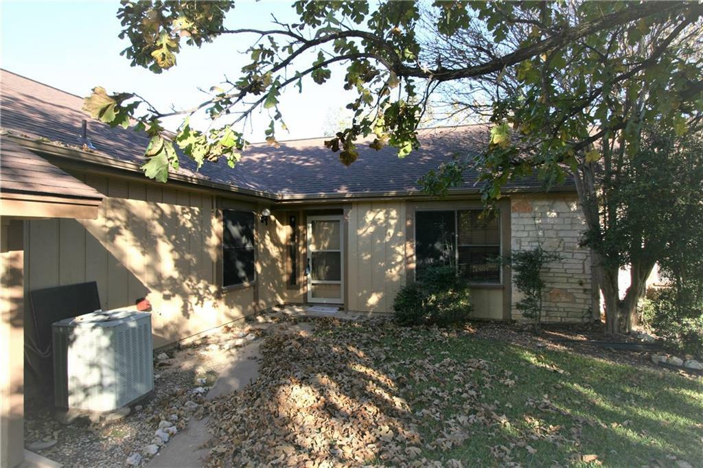 Property Photo:  18 Oaks Place  TX 78645 