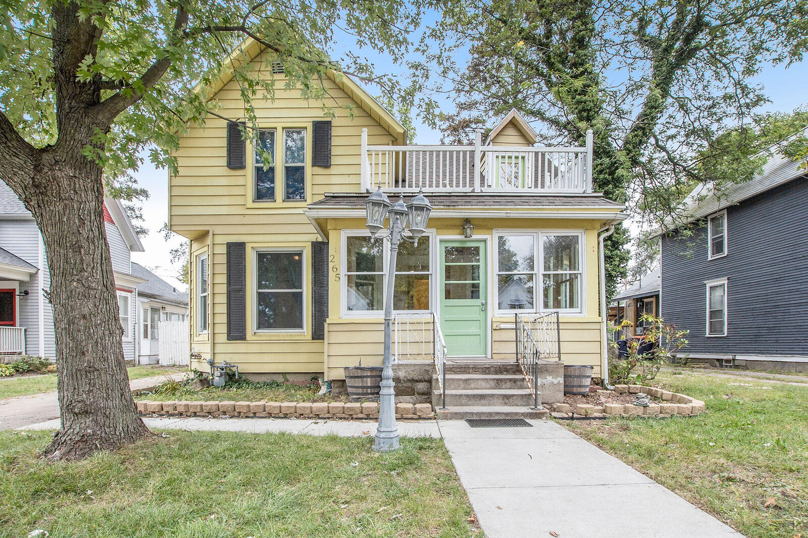 Property Photo:  265 W 11th Street  MI 49423 