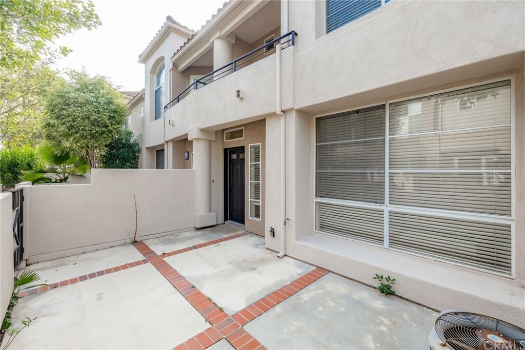 Property Photo:  7 Willow Wind  CA 92656 