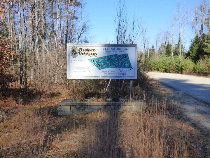 Property Photo:  1 Hawthorne Road  NH 03864 