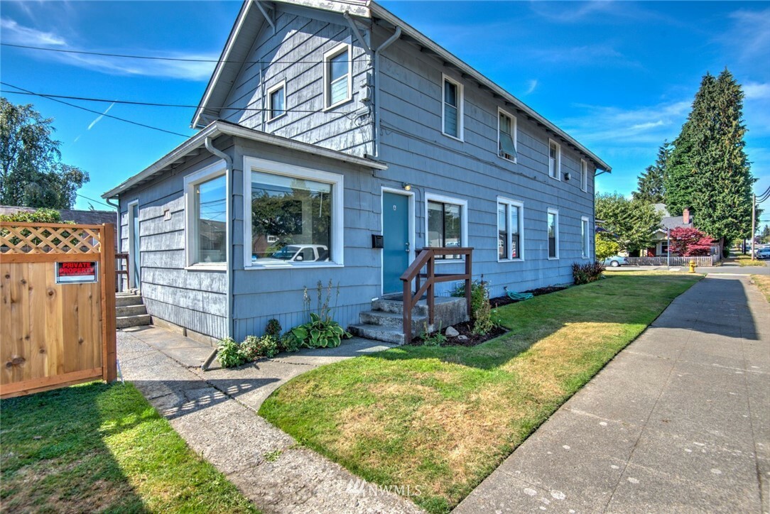 Property Photo: 1901 Lombard Avenue WA 98201