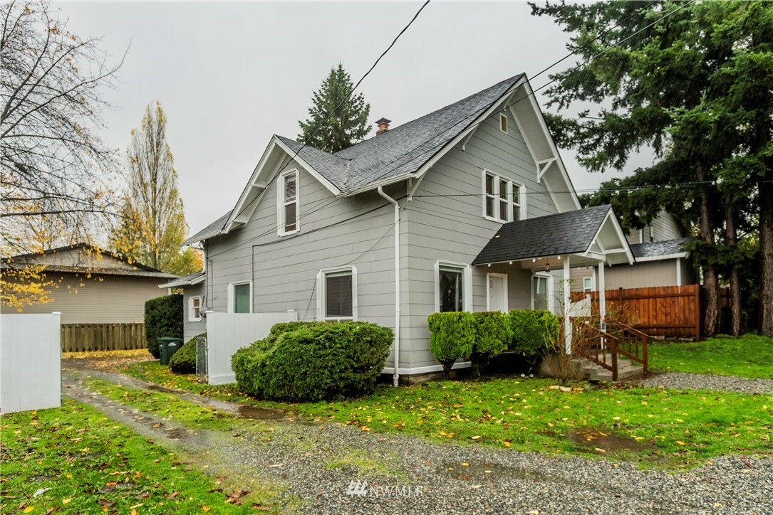 Property Photo: 2075 Cottage Place WA 98248