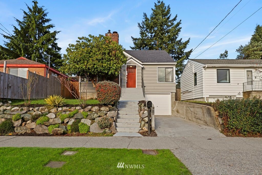 Property Photo:  1136 N 82nd Street  WA 98103 