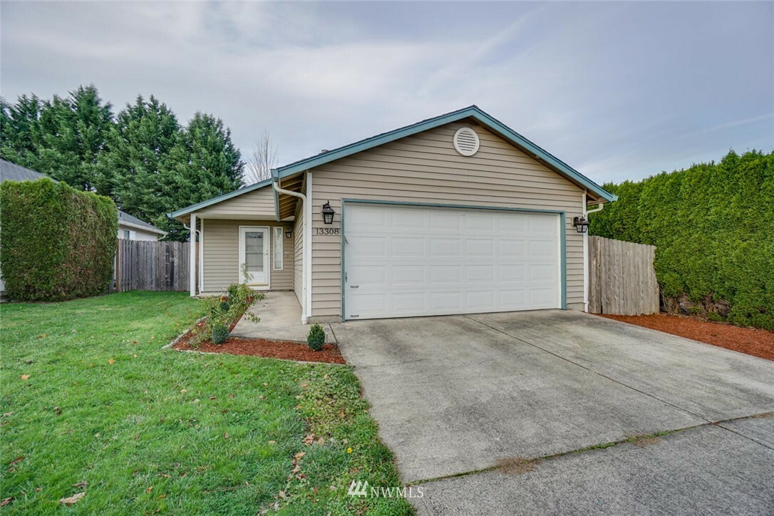 Property Photo:  13308 NE 77th Street  WA 98682 