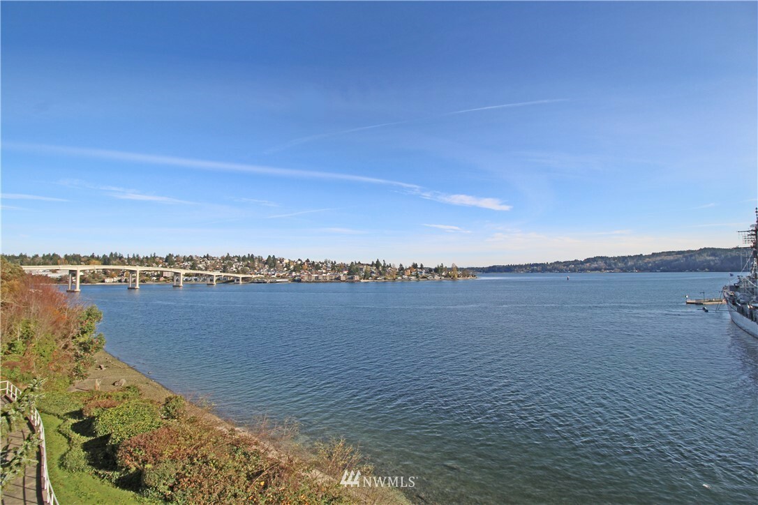 Property Photo: 320 Washington Avenue 106 WA 98337