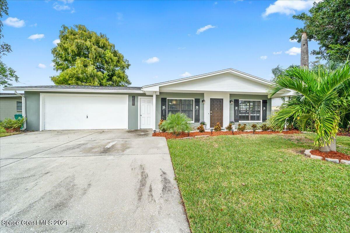 Property Photo:  2108 Lakeview Drive  FL 32935 