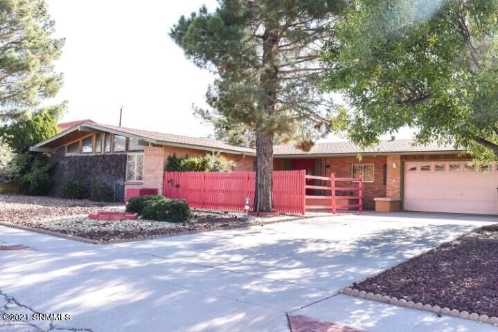 Property Photo:  1016 Avondale Drive  NM 88005 