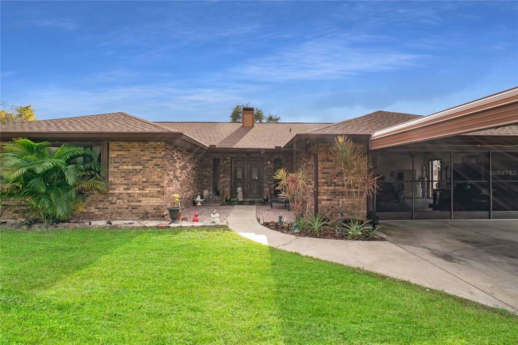 Property Photo: 731 Tulip Court FL 32725
