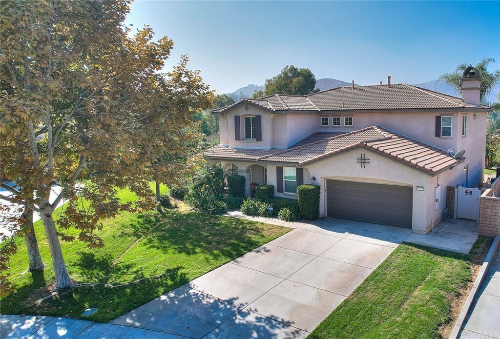 Property Photo:  16315 Hillsmont Lane  CA 92503 