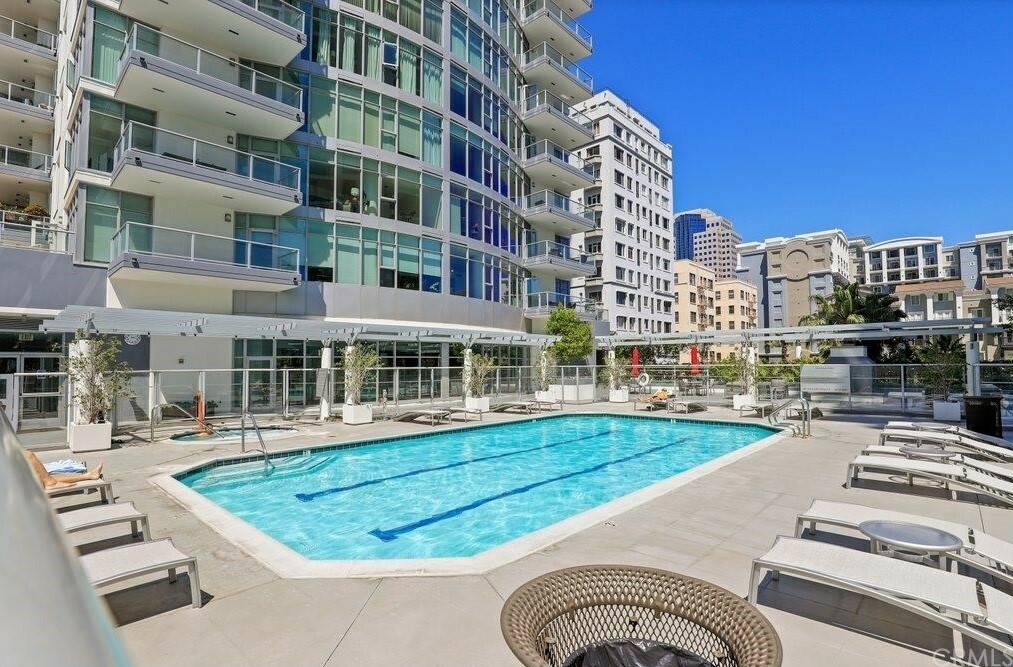 Property Photo:  411 W Seaside Way 405  CA 90802 