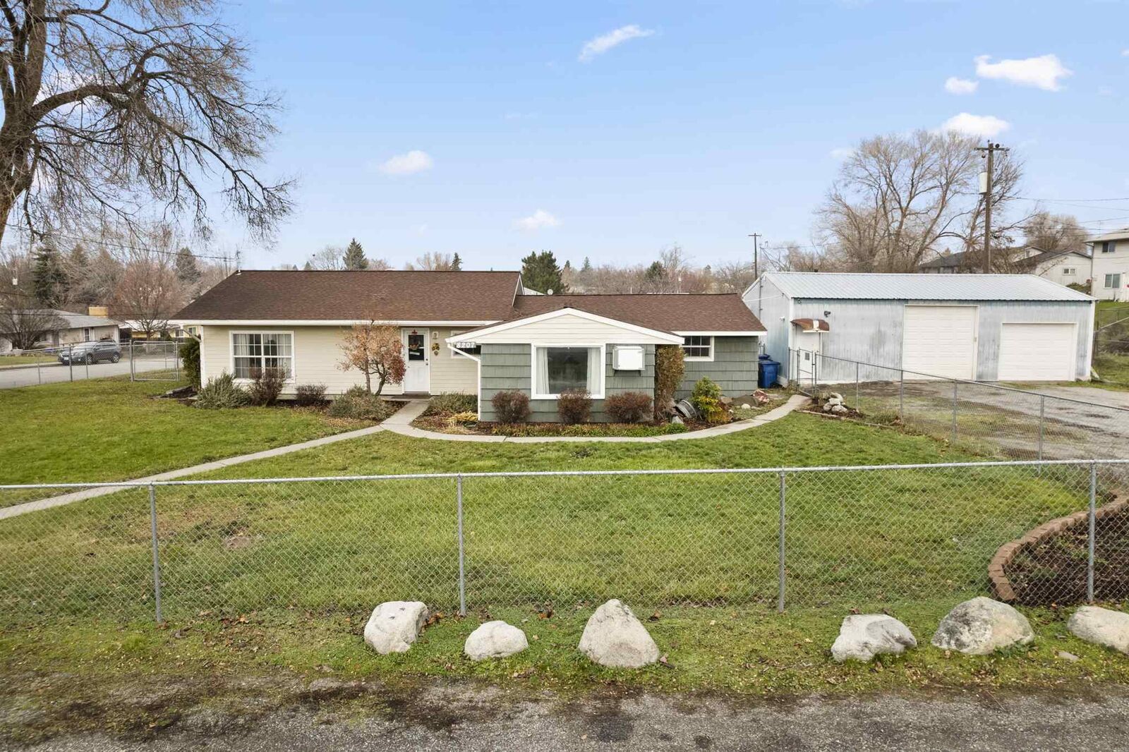 Property Photo: 8207 E Boone Ave WA 99212-1551
