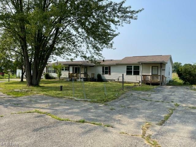 Property Photo:  808 State Route 88 NW  OH 44402 