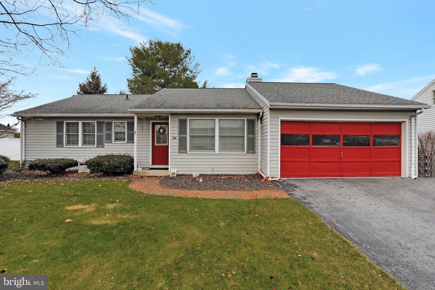 Property Photo:  809 Orchard Drive  PA 17201 