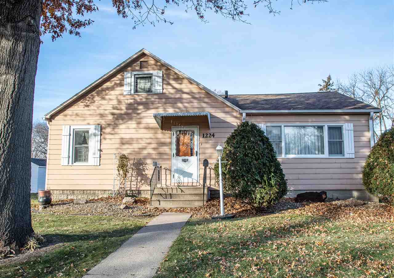 Property Photo:  1224 Evergreen Avenue  IA 50701 