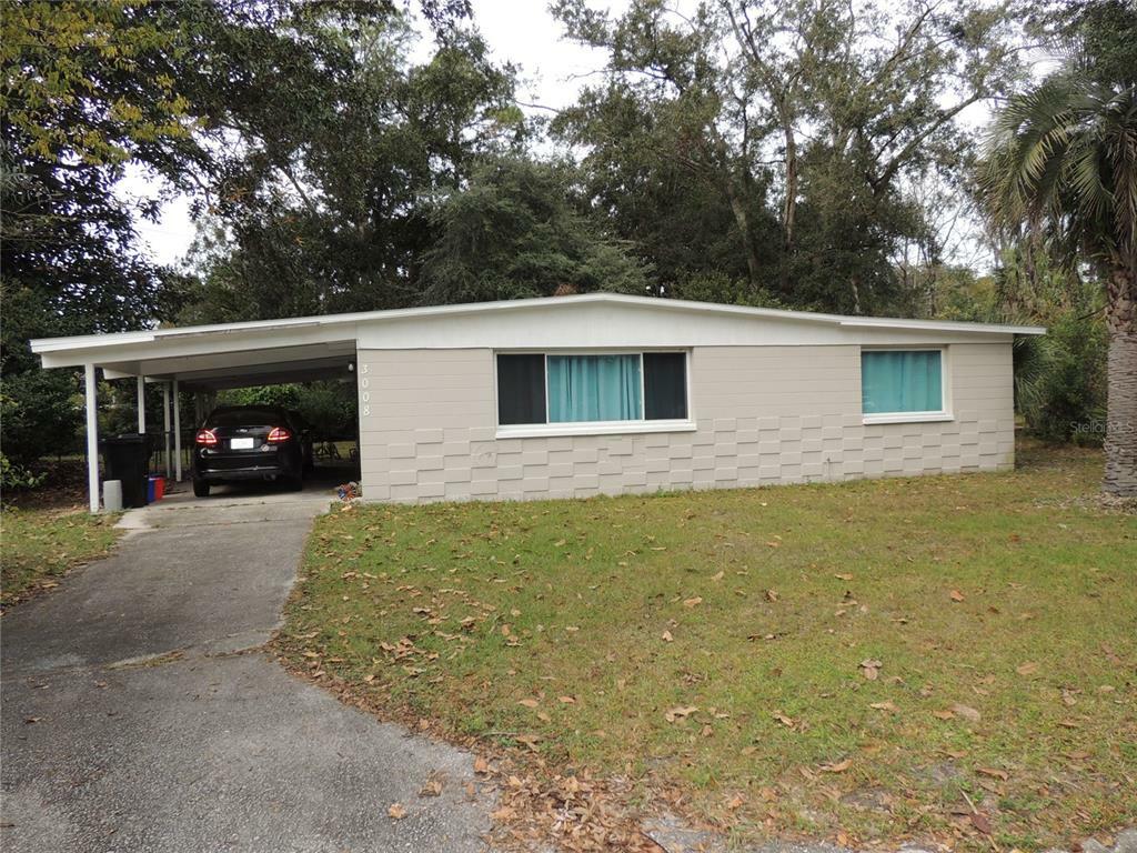 Property Photo:  3008 NE 11th Drive  FL 32609 