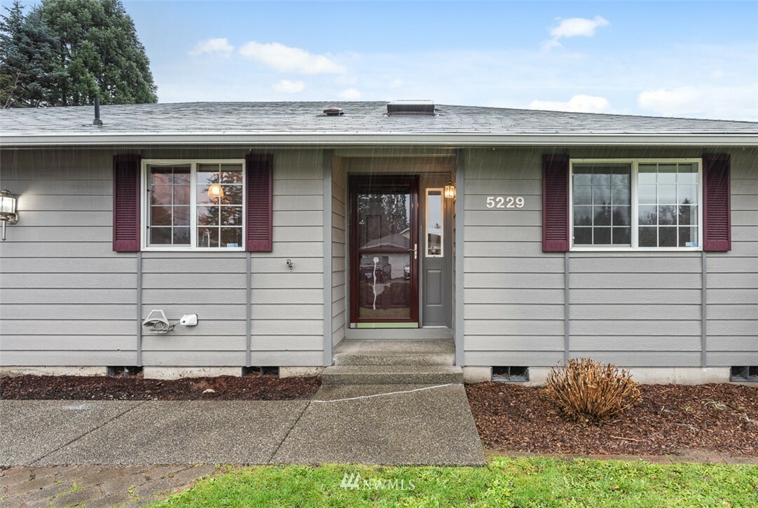 Property Photo:  5229 138th Street NE  WA 98271 