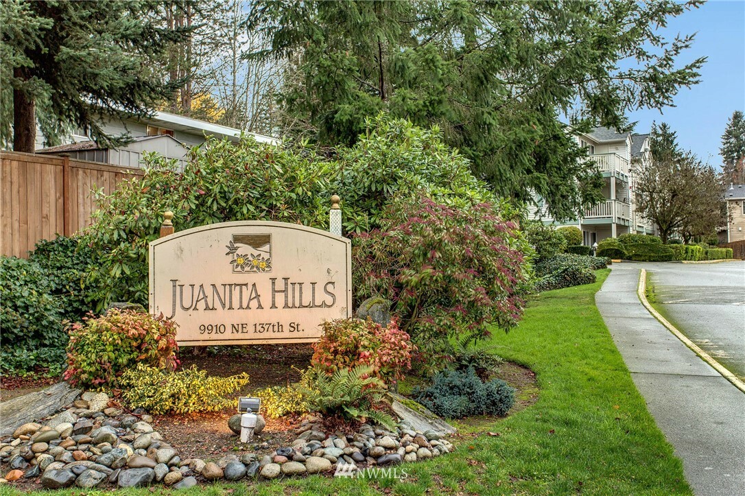 Property Photo:  9910 NE 137th Street B-207  WA 98034 