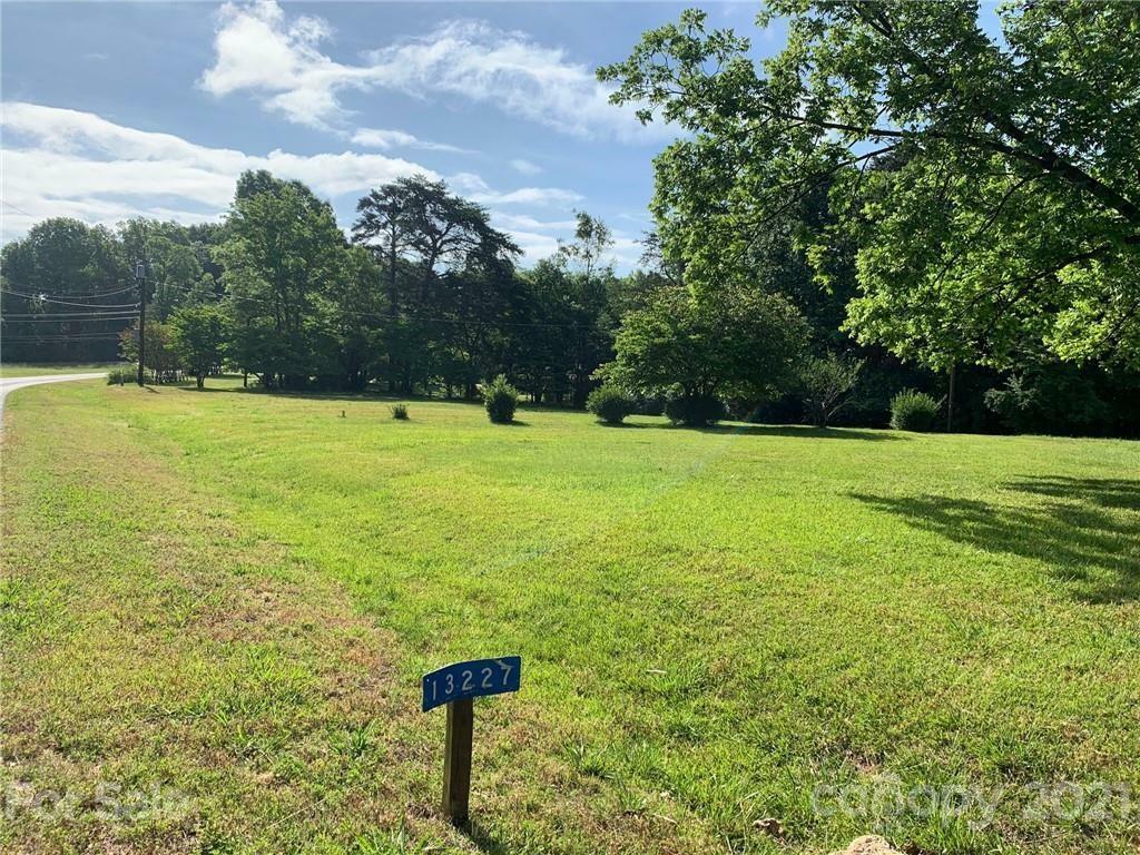 Property Photo:  13227 Woody Point Road  NC 28278 