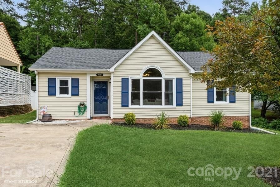 Property Photo:  7401 Merrily Lane  NC 28214 