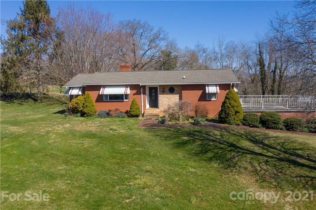 Property Photo:  85 Walnut Ford Road  NC 28785 