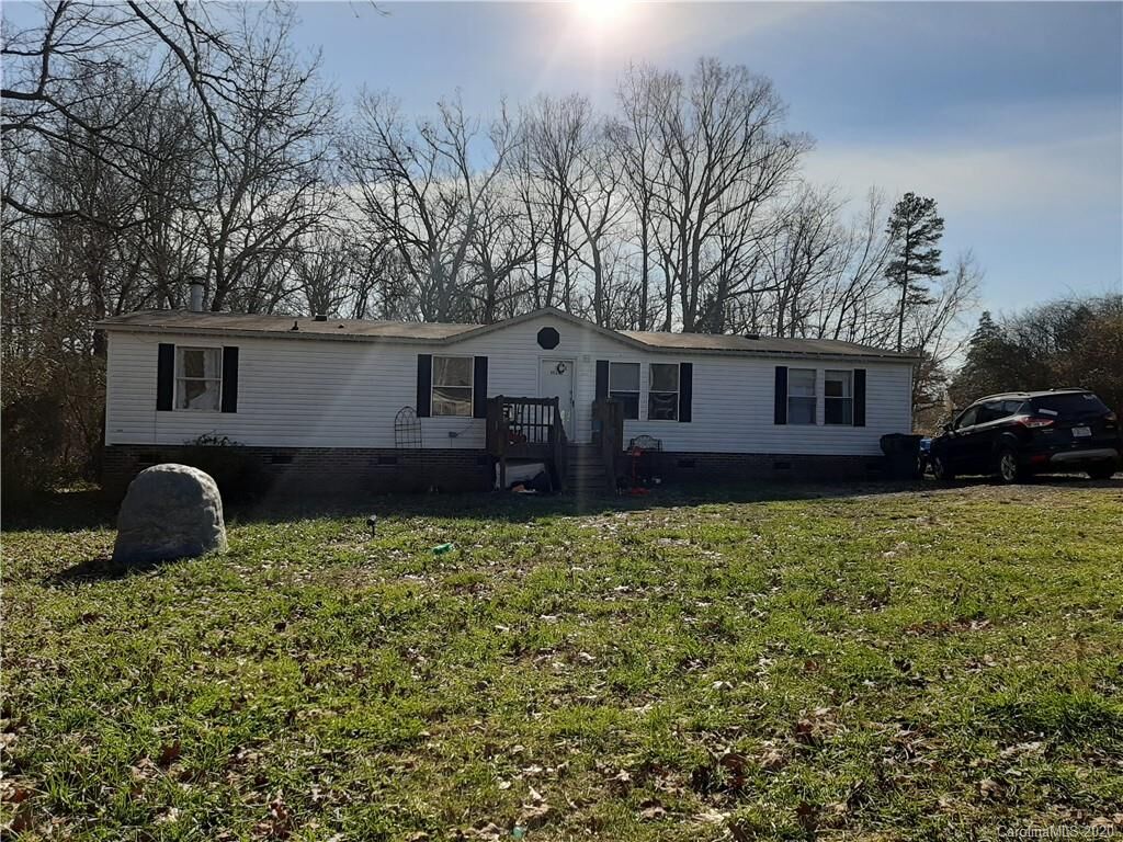 Property Photo: 2420 Longneck Drive NC 28080