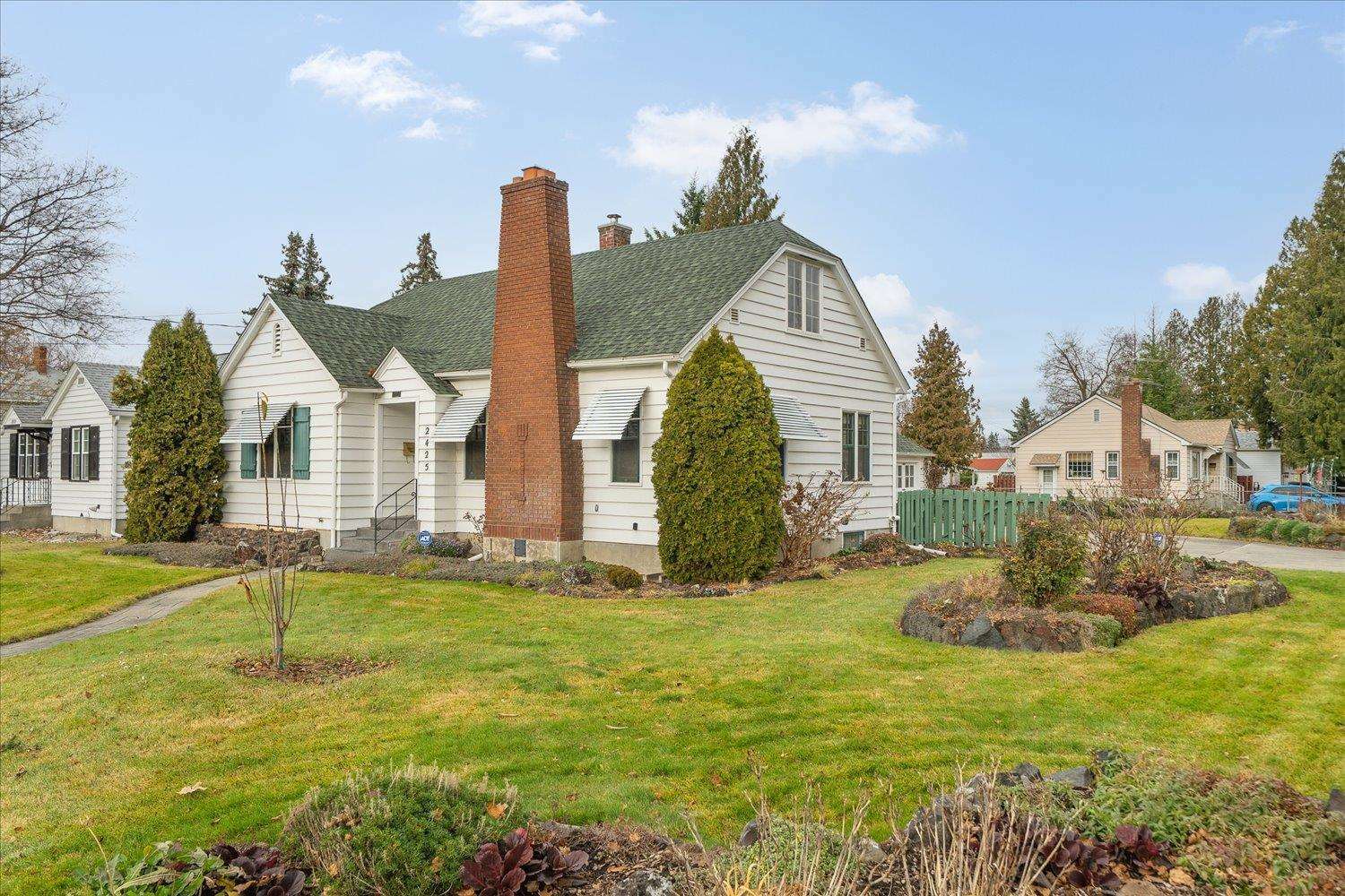 Property Photo:  2425 E Nora Ave  WA 99207 