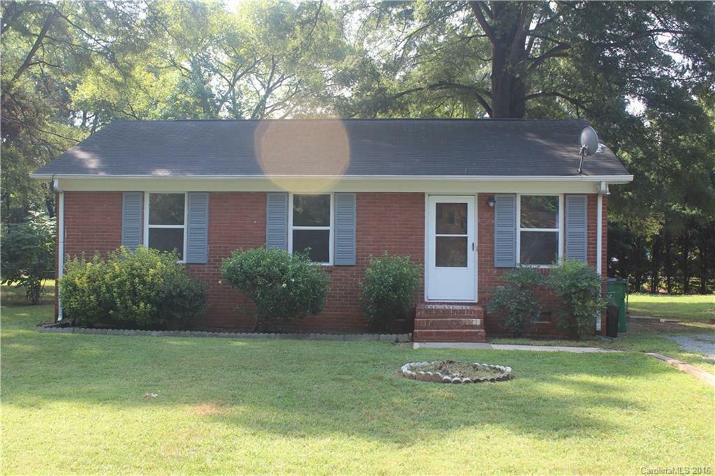 Property Photo:  909 Lewiston Avenue  NC 28208 