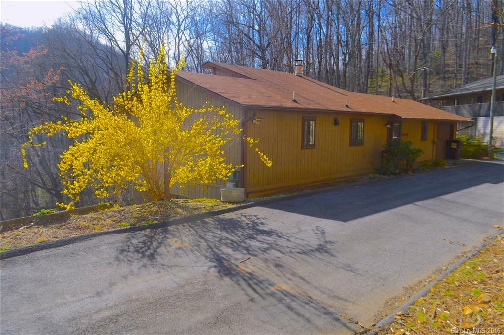 Property Photo: 105 Mountain Breeze Drive NC 28751