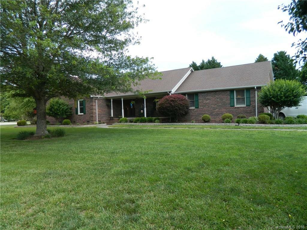 Property Photo:  2580 Whispering Oaks Drive  NC 28075 