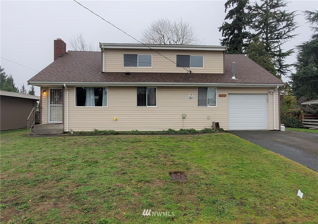 Property Photo:  2412 NE 23rd  WA 98056 