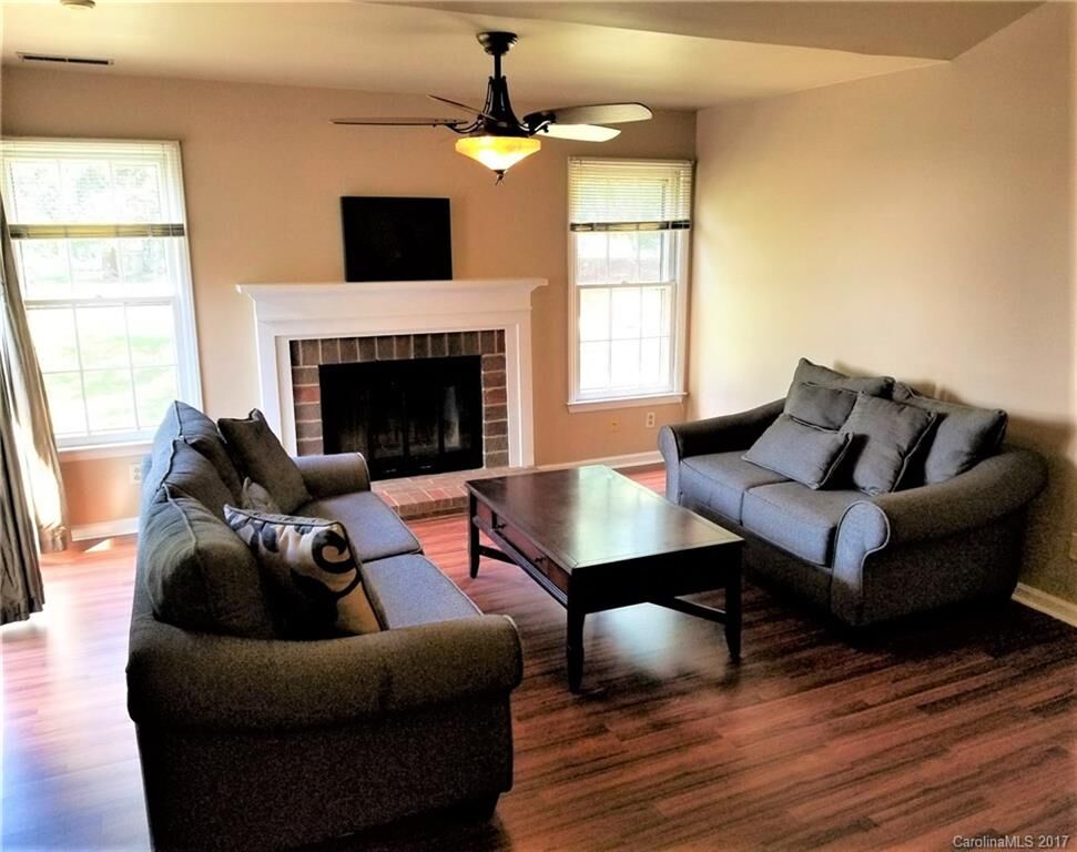 Property Photo:  3204 Selwyn Farms Lane 6  NC 28209 