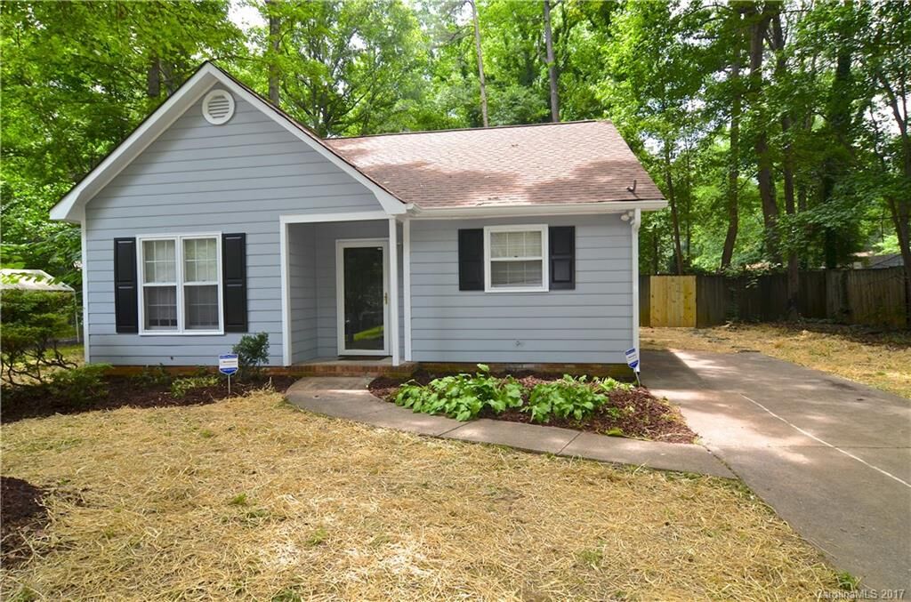 Property Photo: 6315 Rockshire Drive NC 28227