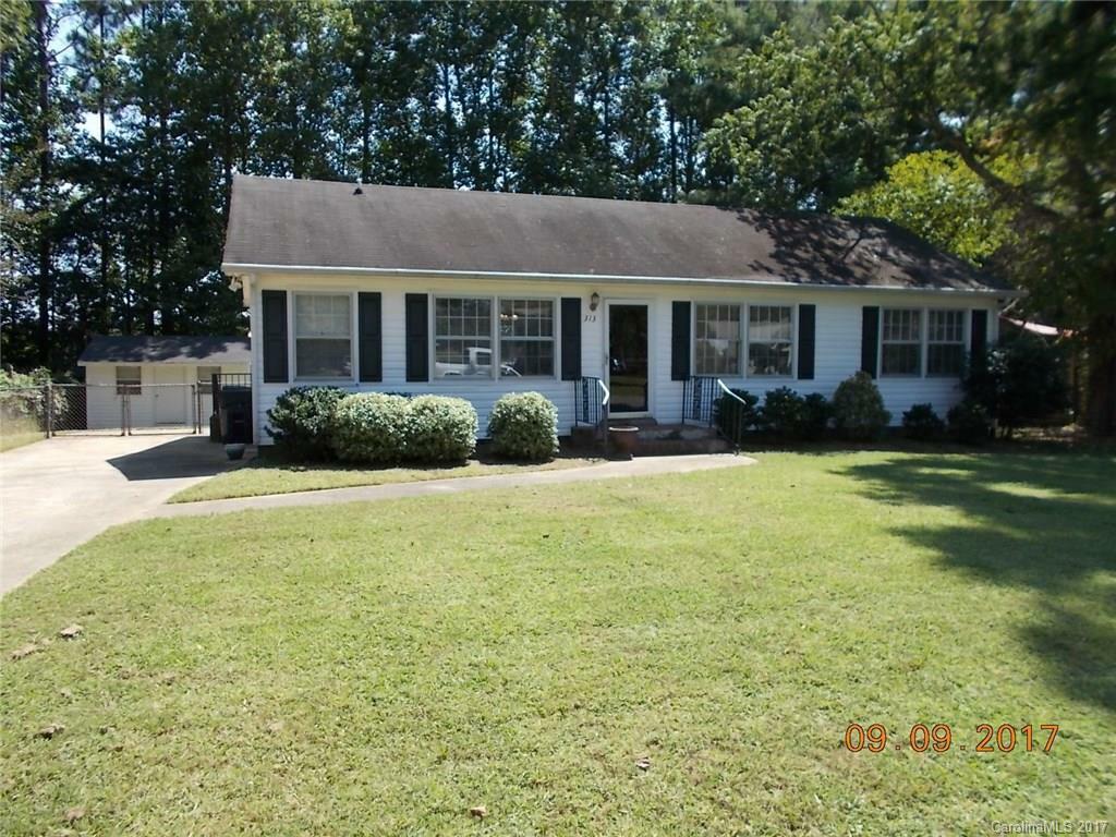 Property Photo: 313 Vinecrest Drive NC 28105