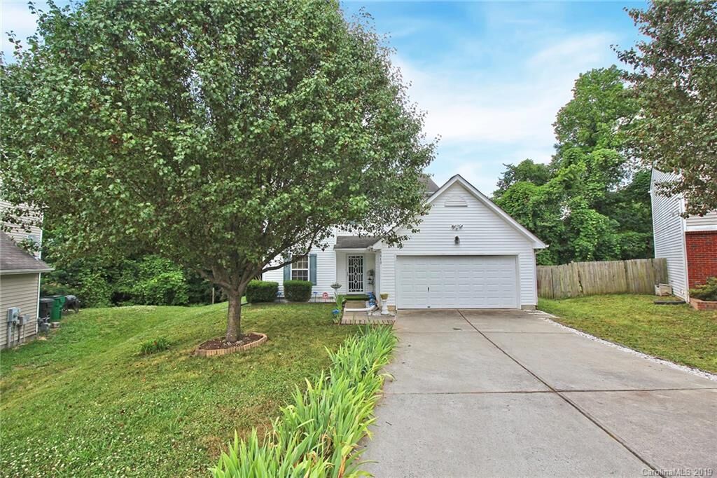 Property Photo:  8810 Belle Bragg Way  NC 28214 