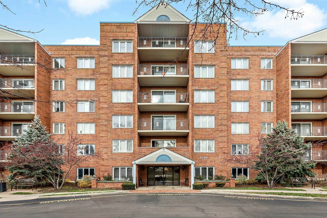 Property Photo:  6540 W Irving Park Road 308  IL 60634 