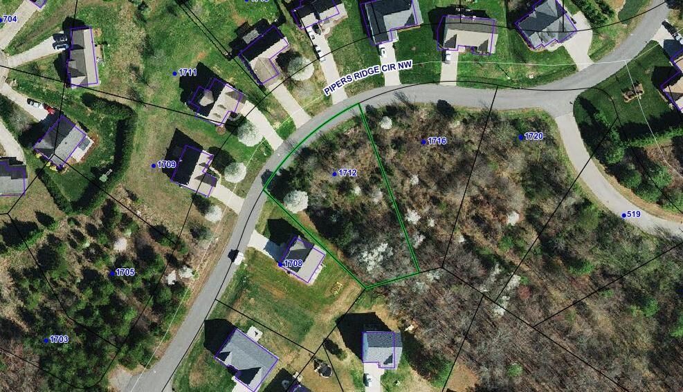 Property Photo: 1712 Pipers Ridge Circle NW NC 28613